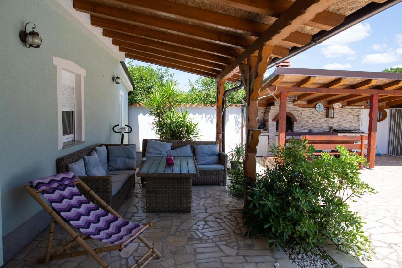 Holiday Home Petrovic Medulin Exterior photo