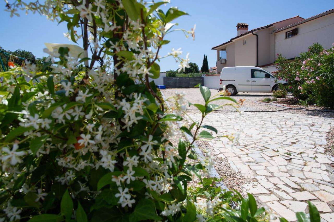 Holiday Home Petrovic Medulin Exterior photo